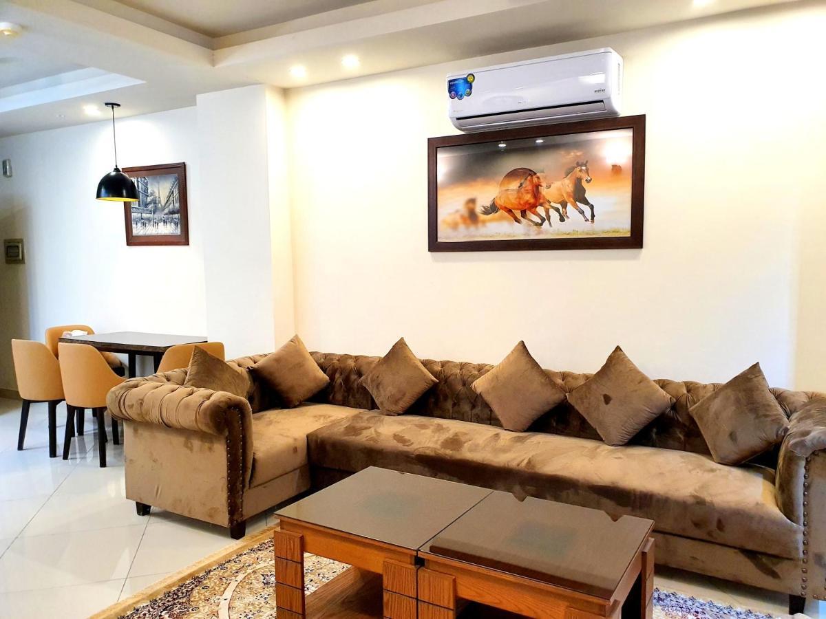 Luxurious Landing Apartments & Suites Bahria Town ราวัลปินดี ภายนอก รูปภาพ