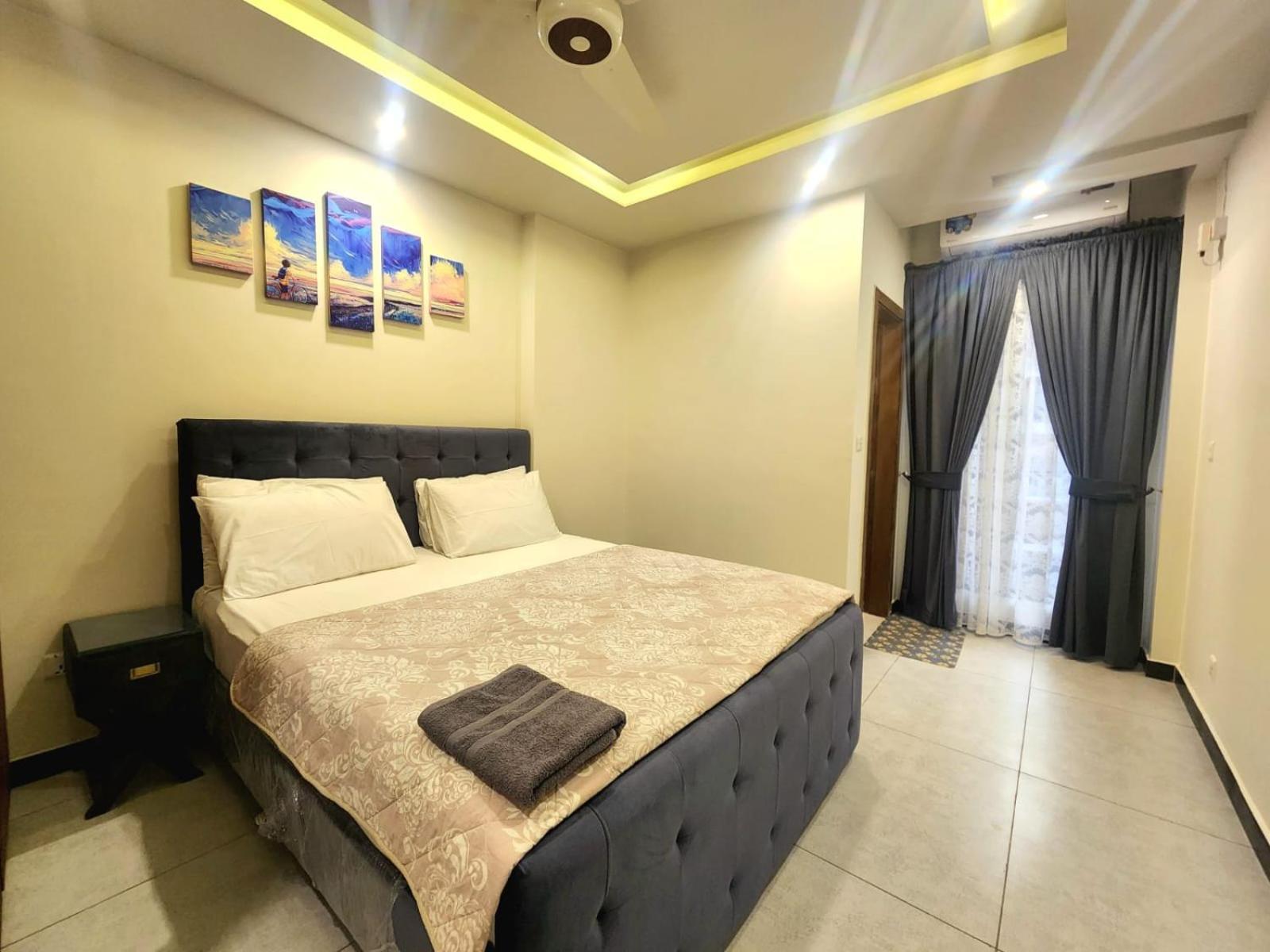 Luxurious Landing Apartments & Suites Bahria Town ราวัลปินดี ห้อง รูปภาพ