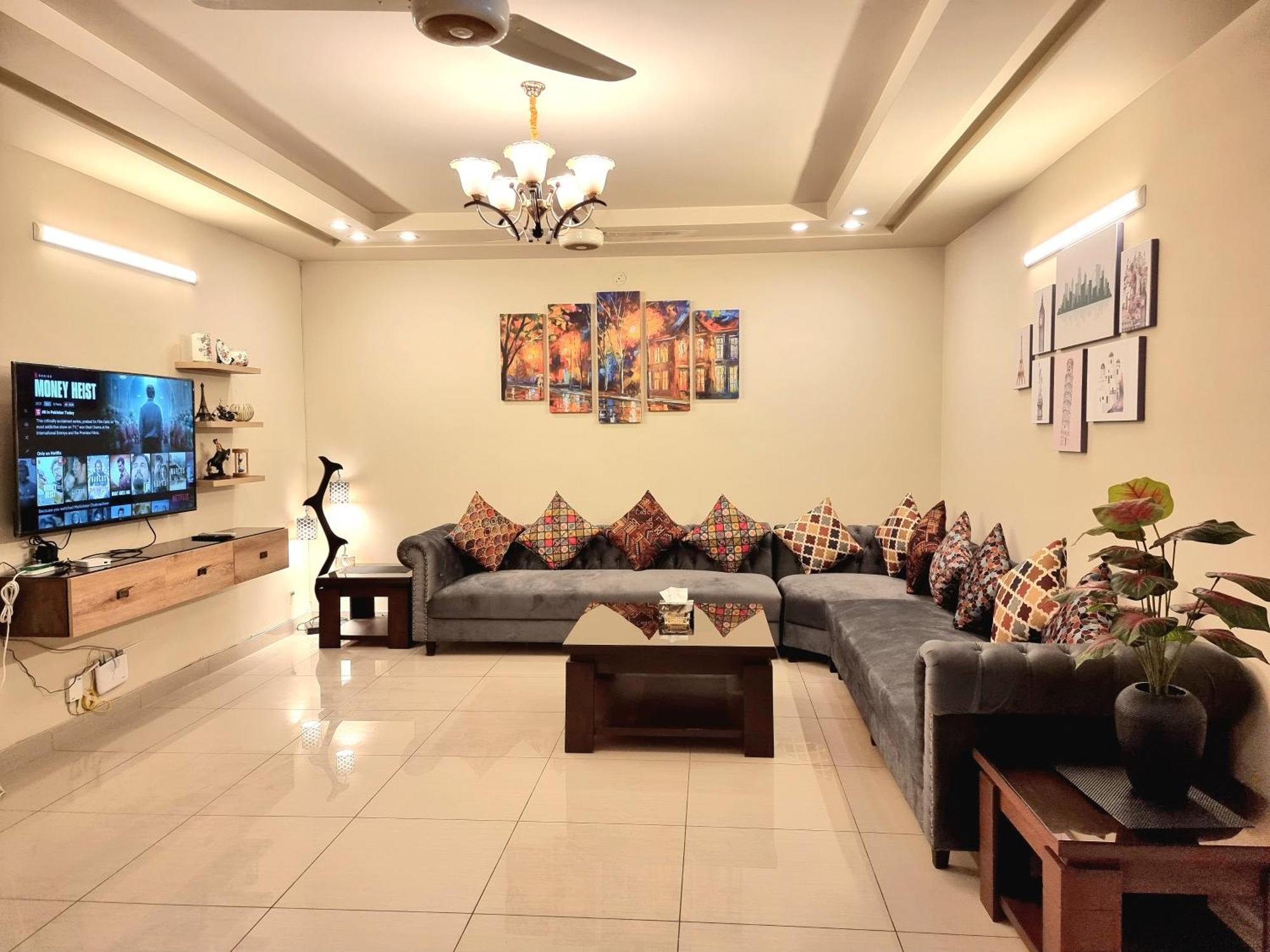 Luxurious Landing Apartments & Suites Bahria Town ราวัลปินดี ห้อง รูปภาพ