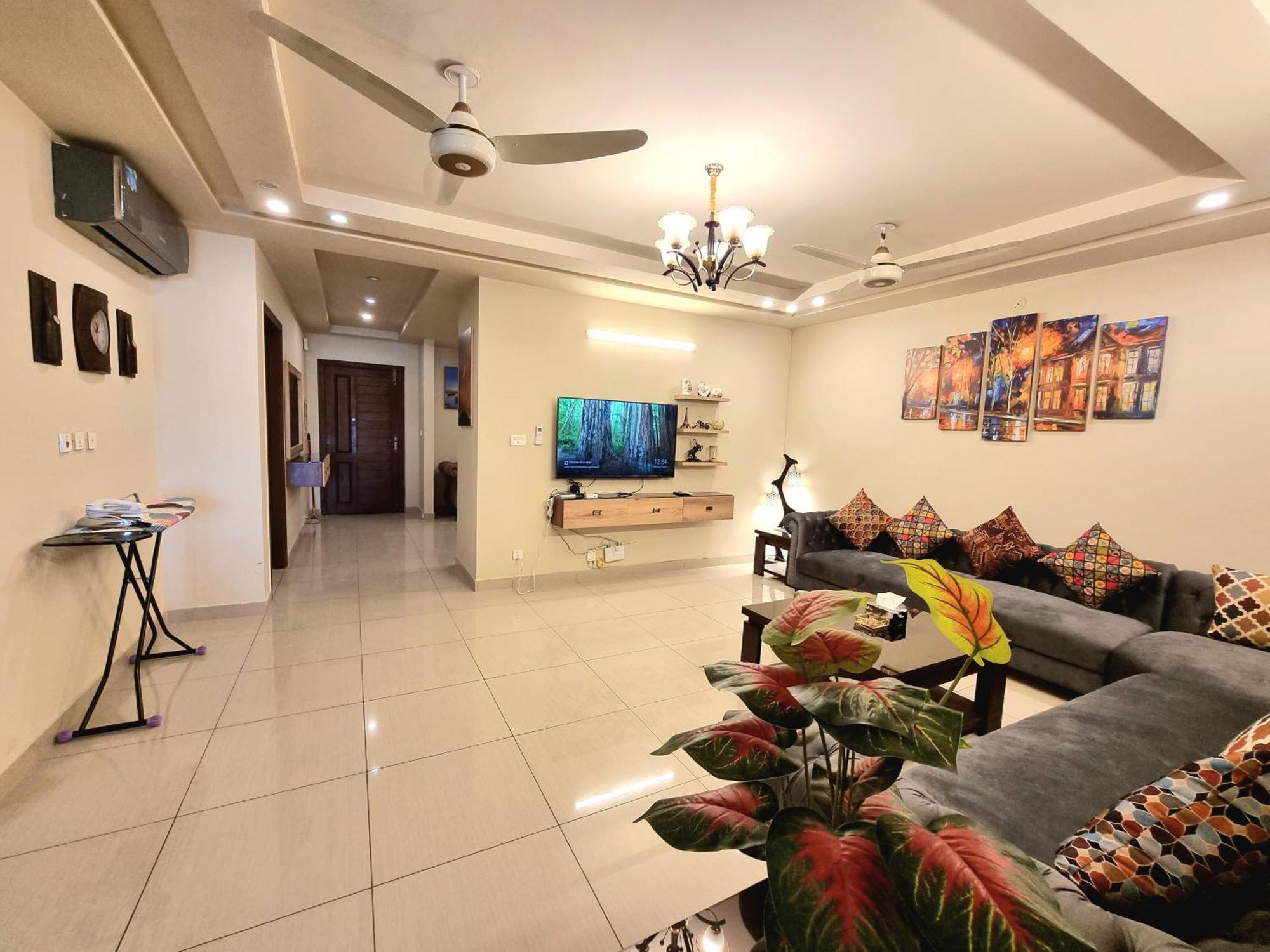 Luxurious Landing Apartments & Suites Bahria Town ราวัลปินดี ห้อง รูปภาพ